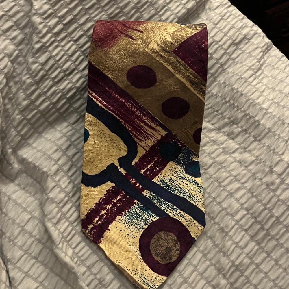 Oscar de la Renta Abstract Pattern Necktie in Gold and Burgundy